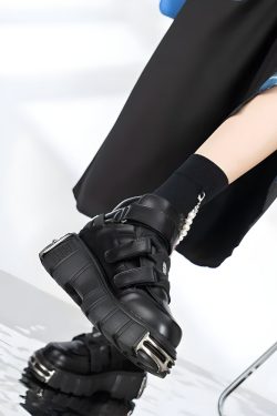 Grunge Chunky Platform Boots with Metal Details - Perfect for Y2K and 90s Outfits