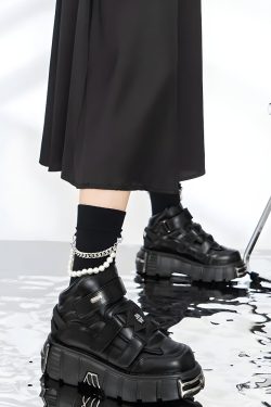 Grunge Chunky Platform Boots with Metal Details - Perfect for Y2K and 90s Outfits