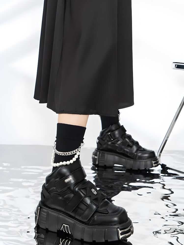 Grunge Chunky Platform Boots with Metal Details - Perfect for Y2K and 90s Outfits