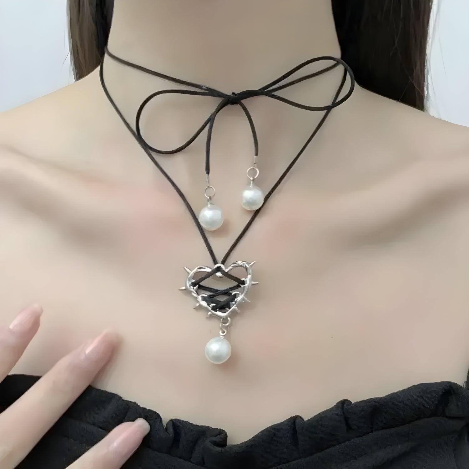 Y2K Coquette Barbed Heart Bow Tie Necklace - Retro 90s Grunge Style Accessory Y2K Coquette Barbed Heart Bow Tie Necklace - Retro 90s Grunge Style Accessory