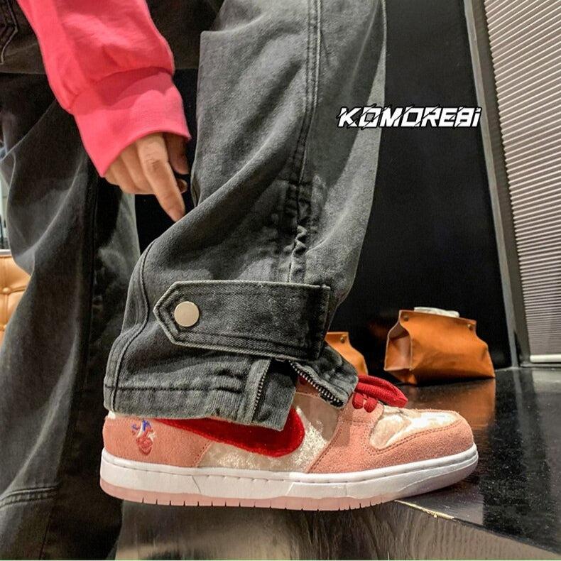 Y2K Retro Style Straight Leg Baggy Jeans - Perfect for 90s and Grunge Outfits Y2K Retro Style Straight Leg Baggy Jeans - Perfect for 90s and Grunge Outfits