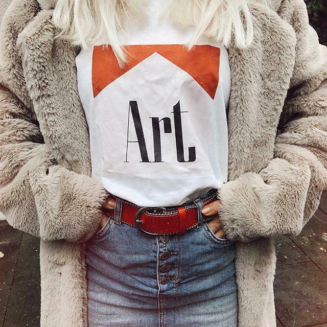 Aesthetic Vintage Art T-Shirt: Y2K Fashion, Coquette & Grunge Style, Cute Aesthetic Vintage Art T-Shirt: Y2K Fashion, Coquette & Grunge Style, Cute