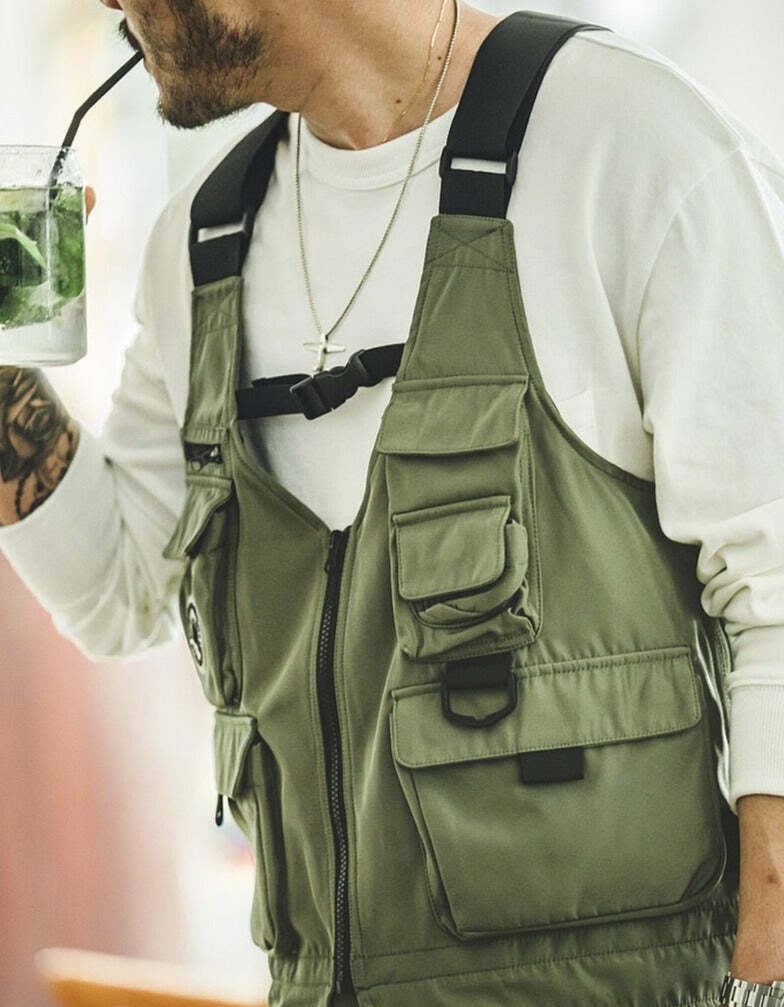 ant Convertible Utility Vest/Bag - Y2K Fashion, Coquette & Grunge Aesthetic ant Convertible Utility Vest/Bag - Y2K Fashion, Coquette & Grunge Aesthetic