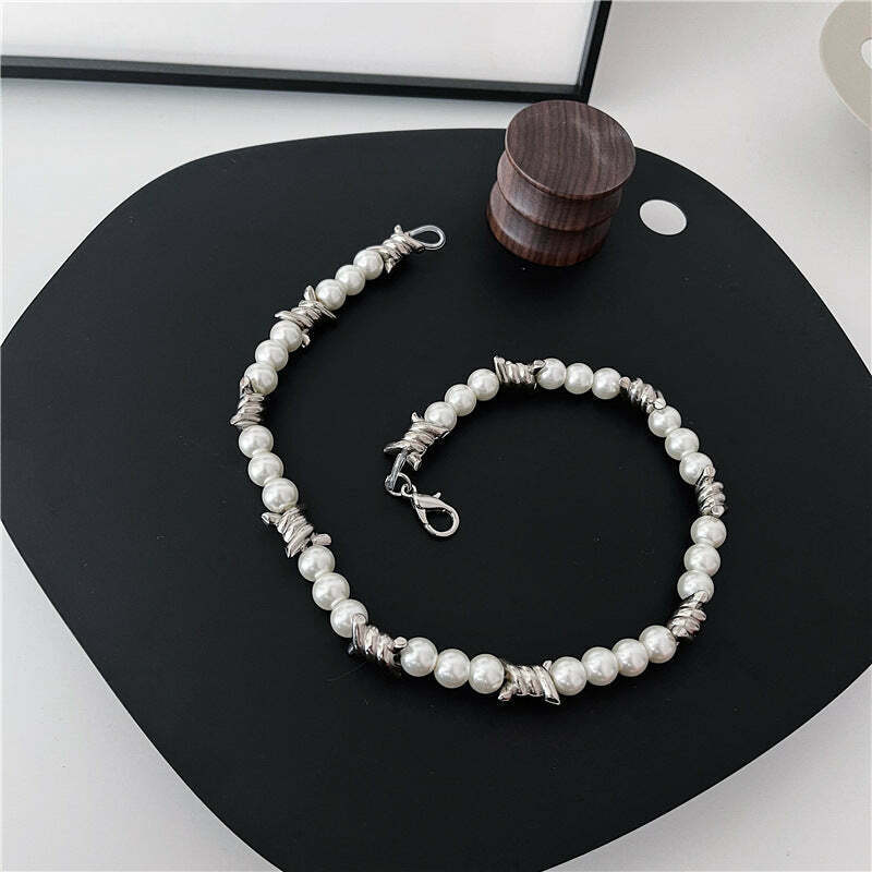 Barbed Wire Faux Pearl Necklace - Y2K Fashion Accessory for Women with a Coquette Aesthetic