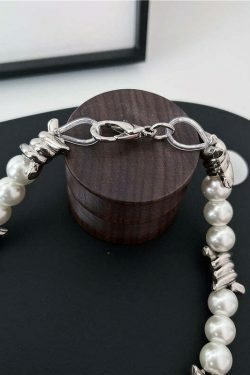 Barbed Wire Faux Pearl Necklace - Y2K Fashion Accessory for Women with a Coquette Aesthetic