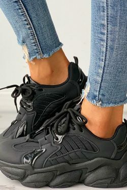 Chunky Sneakers: Y2K Fashion Statement with Coquette Aesthetic and Grunge Style