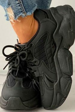 Chunky Sneakers: Y2K Fashion Statement with Coquette Aesthetic and Grunge Style
