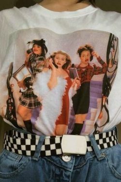 Clueless T-Shirt: Y2K Fashion Tee with Coquette Aesthetic, Grunge Style, and Pastel Goth Vibes