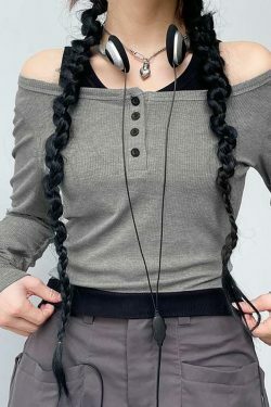 Color-Block Crop Top: Y2K Aesthetic Long Sleeve Mock Two Piece for Women