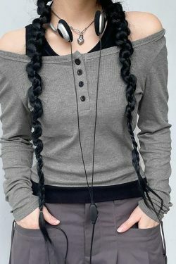 Color-Block Crop Top: Y2K Aesthetic Long Sleeve Mock Two Piece for Women