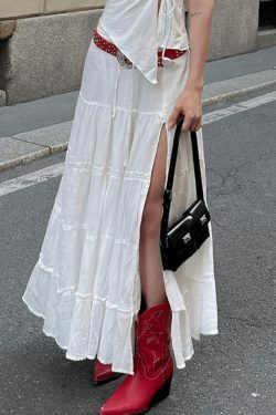 Coquette Aesthetic Cargo Skirt: Y2K Fashion Grunge Style with Pastel Goth Vibes