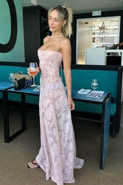 Coquette Aesthetic Cargo Skirt: Y2K Style Grunge Outfit with Pastel Goth Vibes