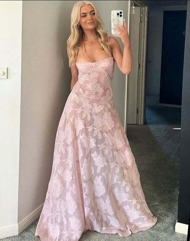 Coquette Aesthetic Cargo Skirt: Y2K Style Grunge Outfit with Pastel Goth Vibes Coquette Aesthetic Cargo Skirt: Y2K Style Grunge Outfit with Pastel Goth Vibes