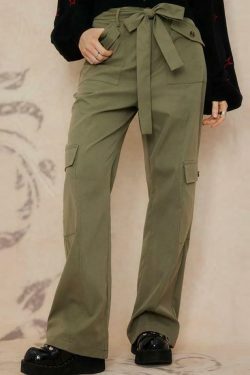 Coquette Aesthetic Cargo Skirt: Y2K Style with Grunge Flair & Old Money Elegance