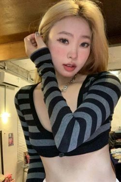 Coquette Aesthetic Corey Buttoned Y2K Top - Grunge Style Cargo Skirt & Cute Hoodies