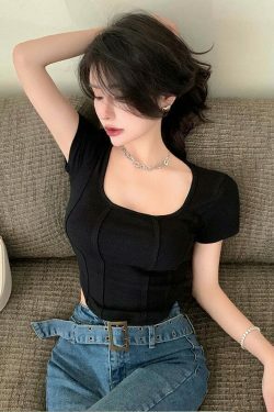 Coquette Aesthetic Crop Top: Y2K Fashion with Grunge & Pastel Goth Vibes