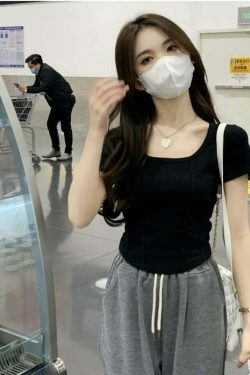 Coquette Aesthetic Crop Top: Y2K Fashion with Grunge & Pastel Goth Vibes