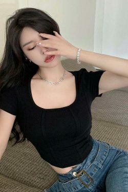 Coquette Aesthetic Crop Top: Y2K Fashion with Grunge & Pastel Goth Vibes