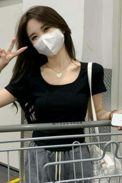 Coquette Aesthetic Crop Top: Y2K Fashion with Grunge & Pastel Goth Vibes