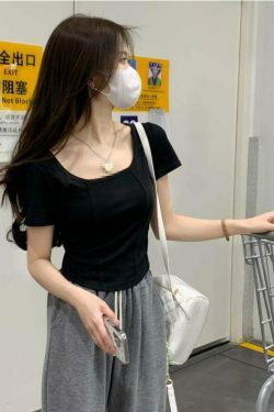 Coquette Aesthetic Crop Top: Y2K Fashion with Grunge & Pastel Goth Vibes