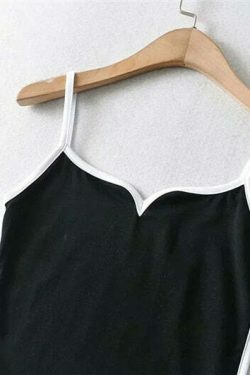 Coquette Aesthetic Ellin Hearted Neckline Cami - Y2K Fashion Grunge Style Cute Tops