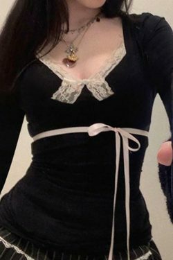 Coquette Aesthetic Lace Bow Slim-Fit V-Neck Top in Y2K Fashion Style