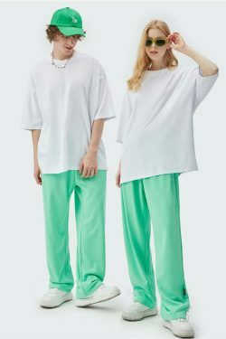 Coquette Aesthetic Oversized Tee: Y2K Fashion with Grunge & Pastel Goth Vibes