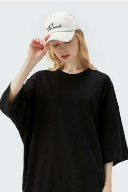 Coquette Aesthetic Oversized Tee: Y2K Fashion with Grunge & Pastel Goth Vibes