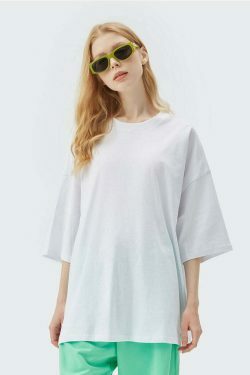 Coquette Aesthetic Oversized Tee: Y2K Fashion with Grunge & Pastel Goth Vibes