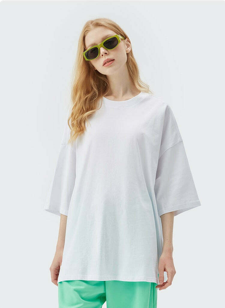 Coquette Aesthetic Oversized Tee: Y2K Fashion with Grunge & Pastel Goth Vibes