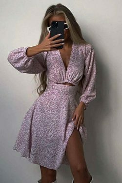 Coquette Aesthetic Pink V-Neck Dress for Women - Y2K Fashion Long-Sleeved Outfit