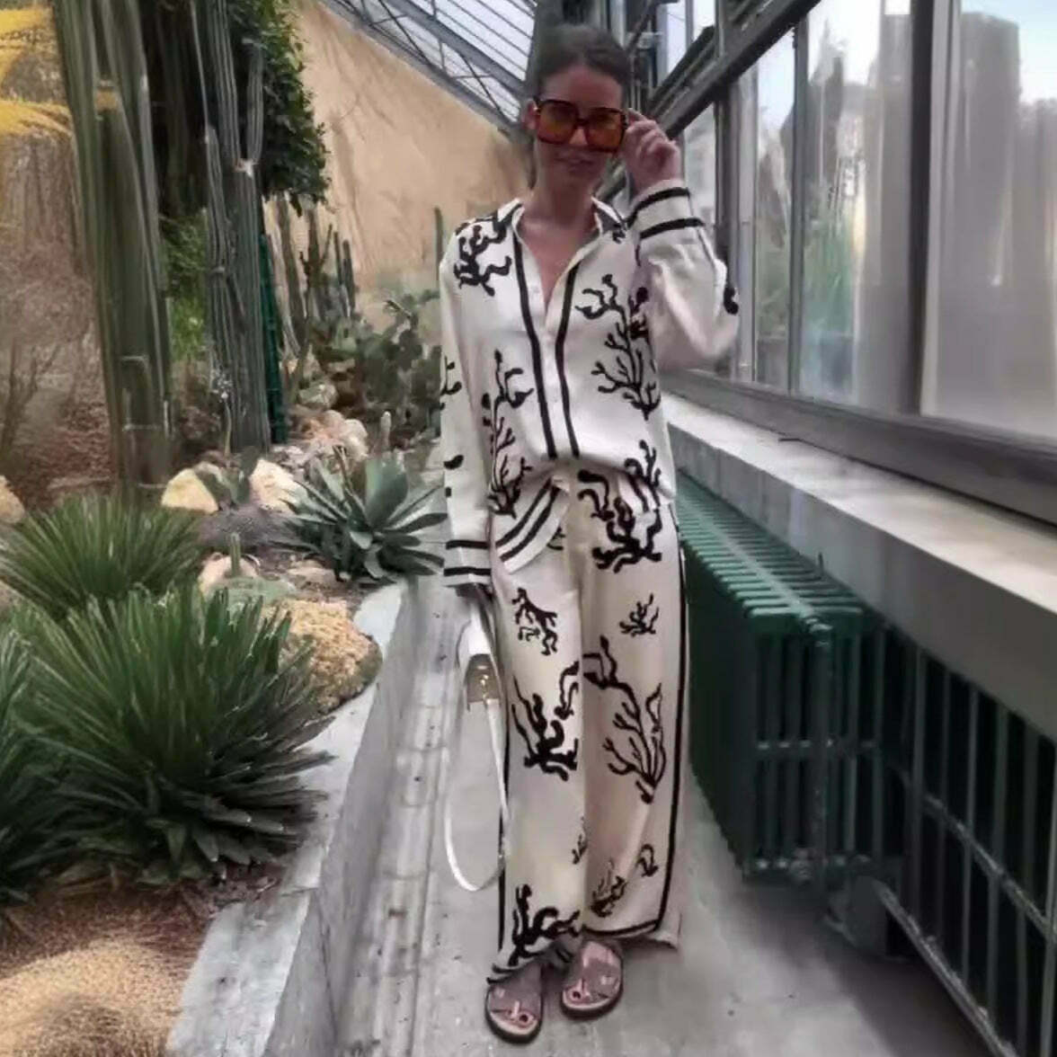 Coquette Aesthetic Printed Set: Y2K Fashion with Grunge Style, Cute Tops & Cargo Skirt Coquette Aesthetic Printed Set: Y2K Fashion with Grunge Style, Cute Tops & Cargo Skirt