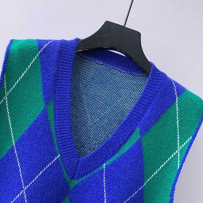 Coquette Aesthetic Runaway Oversized Sweater Vest in Y2K Fashion Style Coquette Aesthetic Runaway Oversized Sweater Vest in Y2K Fashion Style