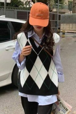 Coquette Aesthetic Runaway Oversized Sweater Vest in Y2K Fashion Style