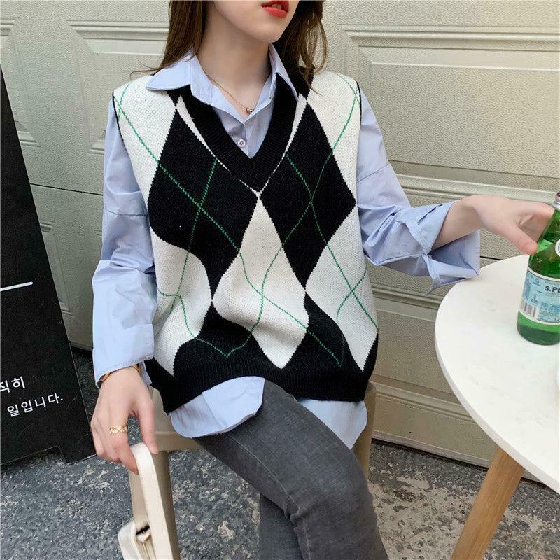 Coquette Aesthetic Runaway Oversized Sweater Vest in Y2K Fashion Style Coquette Aesthetic Runaway Oversized Sweater Vest in Y2K Fashion Style