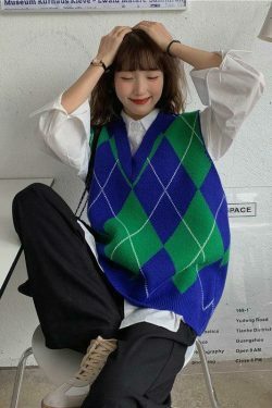 Coquette Aesthetic Runaway Oversized Sweater Vest in Y2K Fashion Style