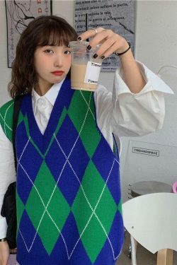 Coquette Aesthetic Runaway Oversized Sweater Vest in Y2K Fashion Style