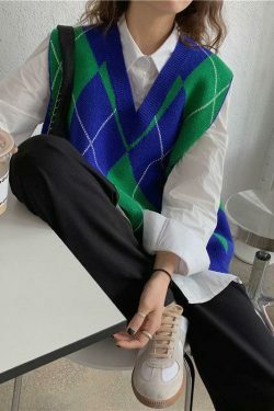 Coquette Aesthetic Runaway Oversized Sweater Vest in Y2K Fashion Style