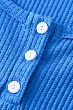 Coquette Aesthetic Solid Color Knit Top with Curved Hem