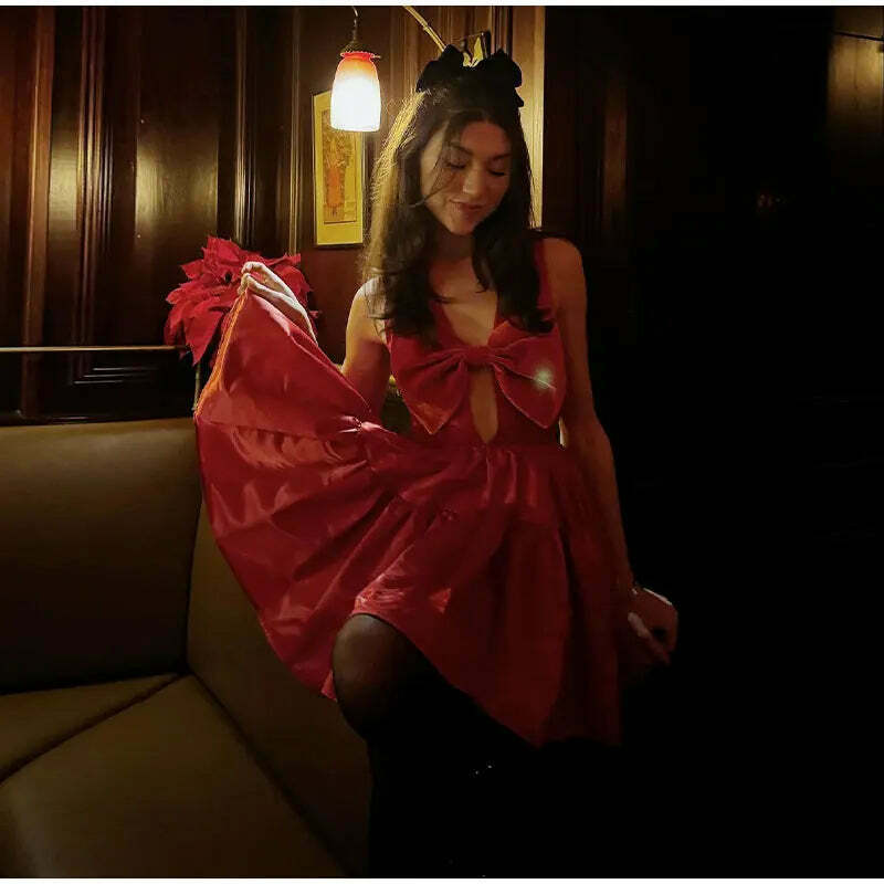 Coquette Aesthetic Strapless Mini Dress: Y2K Fashion with Grunge Style and Pastel Goth Vibes