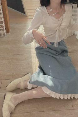 Coquette Aesthetic Vintage T-Shirt with Y2K Style and Grunge Vibes