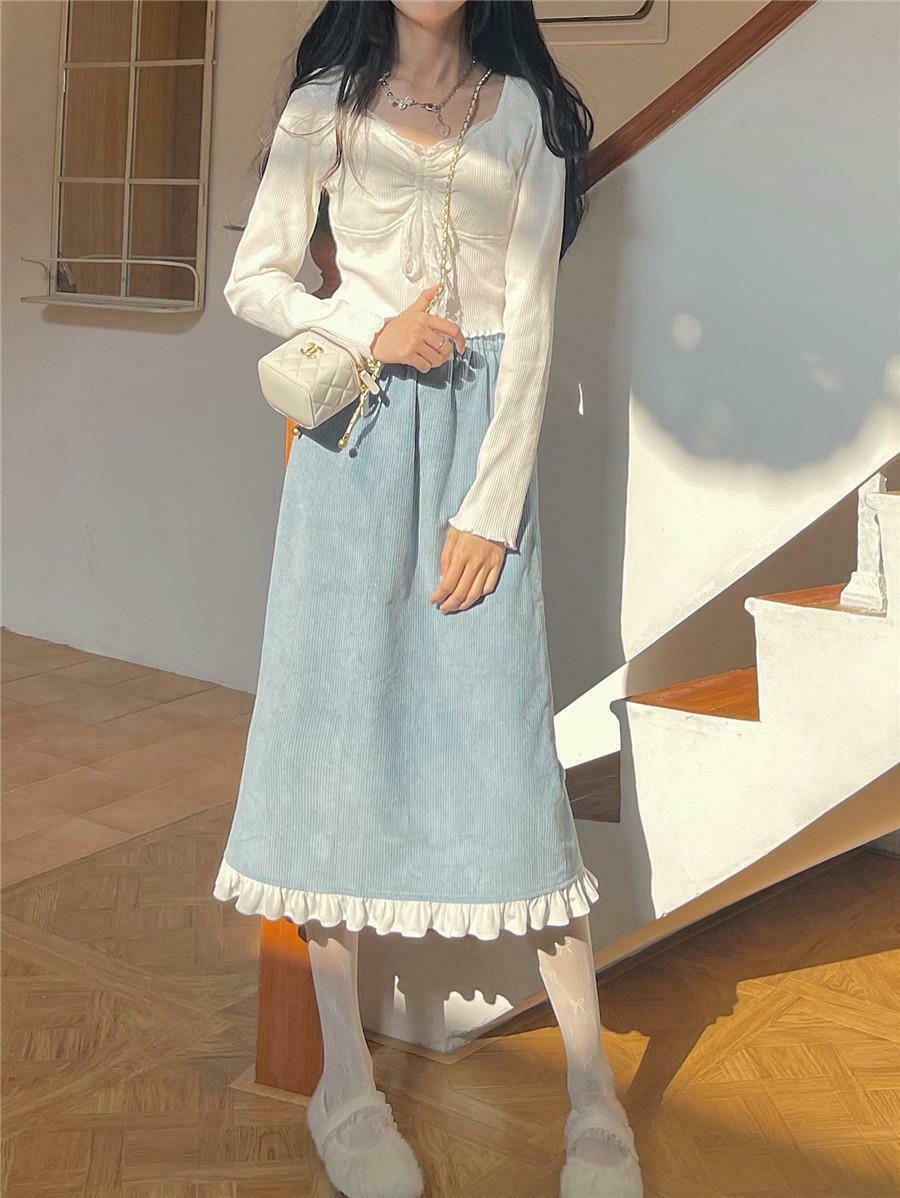 Coquette Aesthetic Vintage T-Shirt with Y2K Style and Grunge Vibes Coquette Aesthetic Vintage T-Shirt with Y2K Style and Grunge Vibes