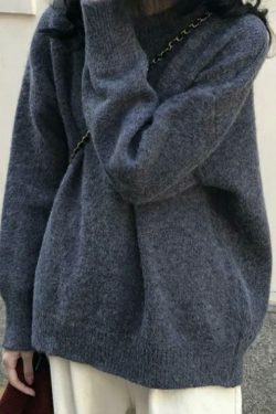 Cozy Solid Crew Neck Knit Sweater for Y2K Fashion with Grunge & Coquette Aesthetic