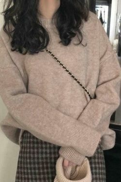 Cozy Solid Crew Neck Knit Sweater for Y2K Fashion with Grunge & Coquette Aesthetic