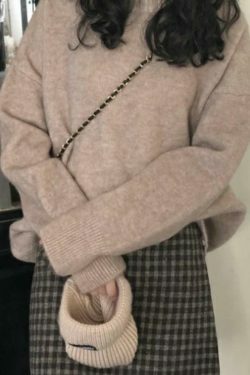 Cozy Solid Crew Neck Knit Sweater for Y2K Fashion with Grunge & Coquette Aesthetic