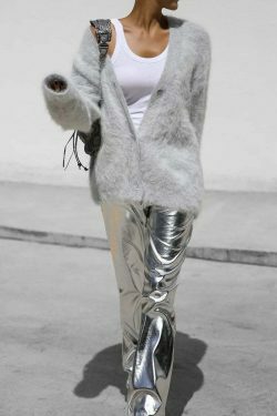 Cozy up in the Calista Cardi: Y2K Fashion for a Comfortable and Stylish Look