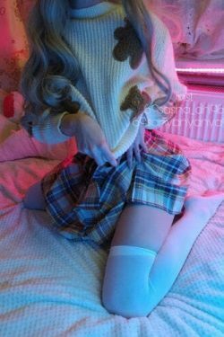 Dusty Bear Knit Pullover - Y2K Aesthetic with Grunge & Coquette Style