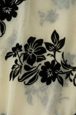 Floral Embroidered V-neck Corset Top - Y2K Fashion Aesthetic with Coquette Style and Grunge Vibes