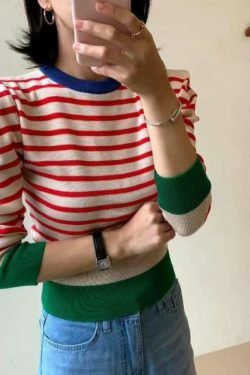 French Aesthetic Sweater: Coquette Style - Y2K Fashion with Grunge & Pastel Goth