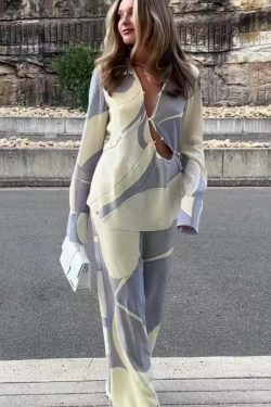 French V-neck Ripped Long Suit for Women: Y2K Fashion Statement with Coquette Aesthetic